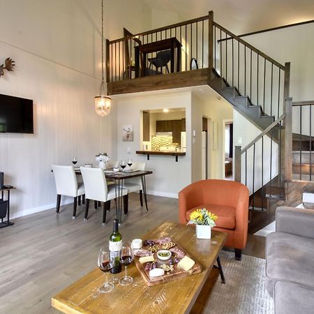 Stunning Condo - View On Lake Tremblant & Mountain Mont-Tremblant Exterior foto