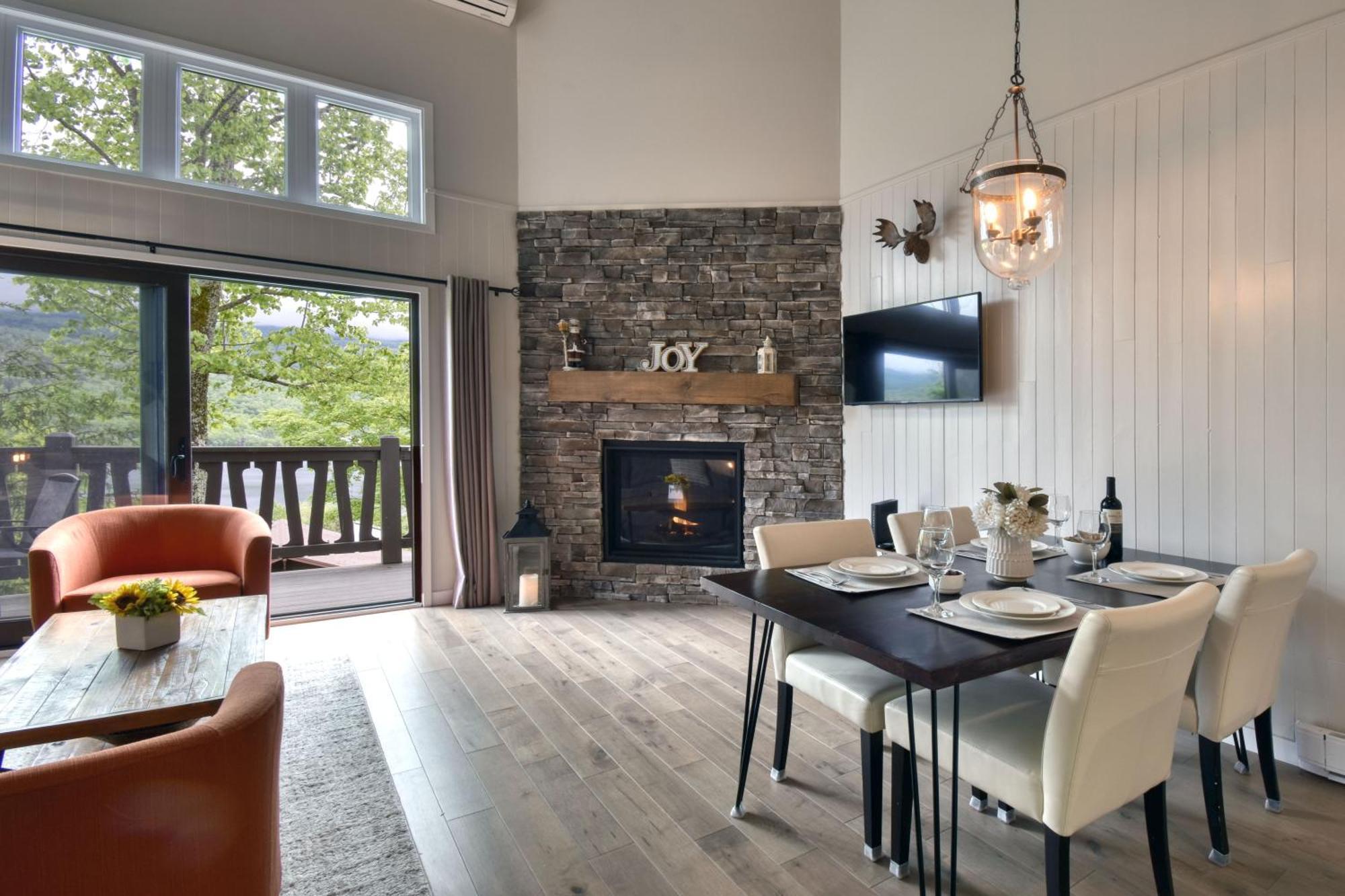 Stunning Condo - View On Lake Tremblant & Mountain Mont-Tremblant Exterior foto